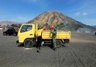 Polres-Probolinggo-Gelar-Bakti-Bersih-di-Gunung-Bromo-Usai-Yadnya-Kasada