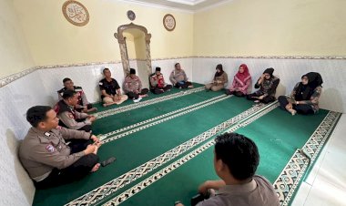 Polsek-Krian-Gelar-Doa-Bersama-untuk-Korban-Tenggelam-KM-Virgo-Transport-8