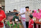 Polres-Trenggalek-dan-Bhayangkari-Berbagi-Ratusan-Menu-Buka-Puasa-Gratis