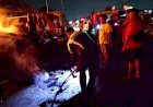 Anggota-Polsek-Krian-Turun-Tangani-Kebakaran-Warkop-dan-Tumpukan-Palet