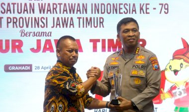 Dinilai-Inovatif,-Kapolresta-Sidoarjo-Terima-Penghargaan-dari-PWI-Jatim