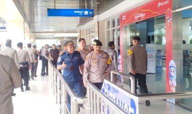 Jelang-Mudik-Lebaran,-Polda-Jatim-Cek-Kesiapan-Pos-Terpadu-di-Pelabuhan-Tanjung-Perak