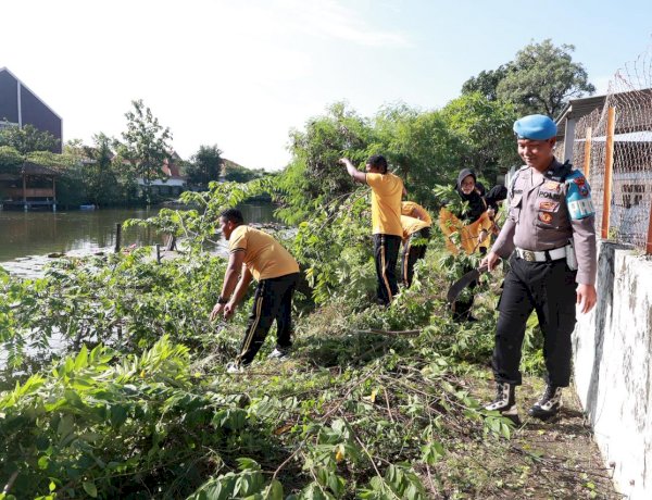 Polda Jatim Gelar Kerja Bakti Serentak Laksanakan Program Gerakan Indonesia Asri