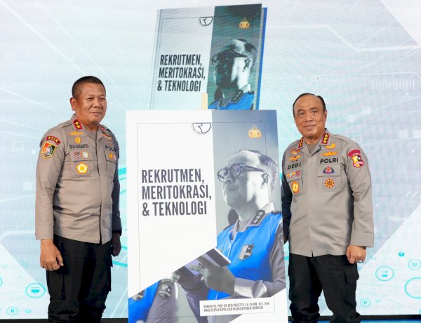 Perkuat Kebijakan Berbasis Data, Wakapolri Komjen Pol. Dedi Prasetyo Rilis Dua Buku