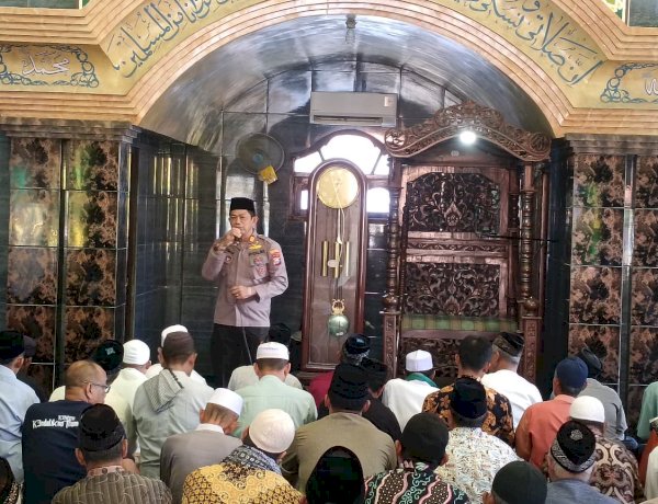 Safari Jumat, Kapolsek Tarik Silaturahmi bersama Warga untuk Saling Peduli Kamtibmas