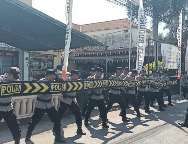 Polsek Buduran Tingkatkan Kesiapsiagaan Personel melalui Latihan Dalmas Awal