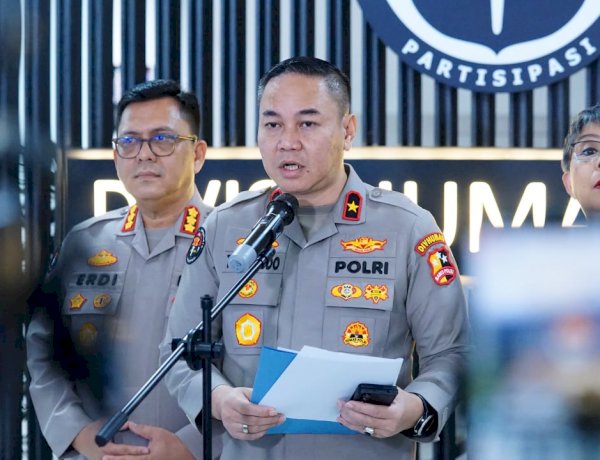 Polri Berhasil Evakuasi Ratusan Warga Terdampak Banjir di Padang, Ratusan Personel Brimob Dikerahkan