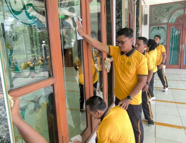 Peringati HUT Ke-75 Humas Polri, Polresta Sidoarjo Gelar Baksos di Masjid Sabilul Muttaqin