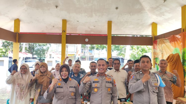 Curhat-Kamtibmas-di-Desa-Sruni,-Polresta-Sidoarjo-Ajak-Warga-Cegah-Bullying-dan-Radikalisme