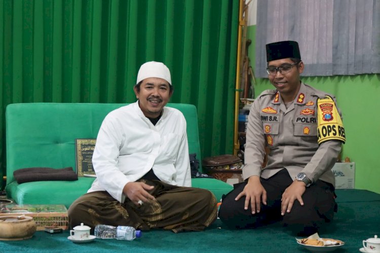 Pesan Pemilu Damai, Kapolres Situbondo Sowan ke Ponpes Walisongo