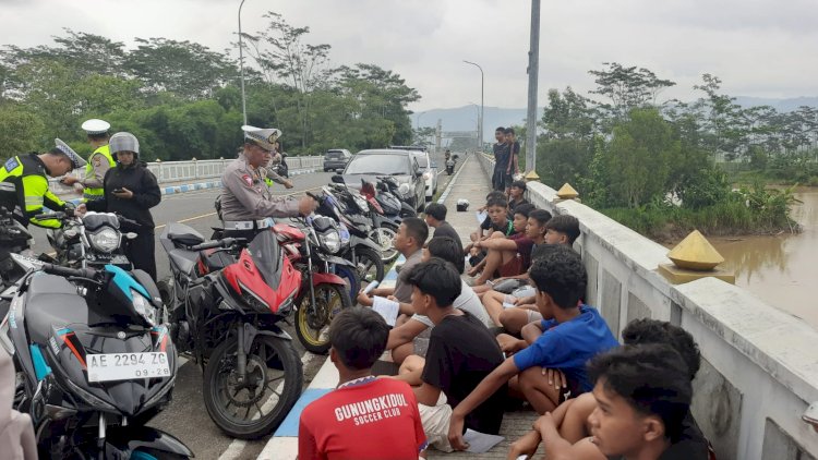 Polres Pacitan Gelar Razia Balap Liar di JLS, 20 Unit Motor Berhasil Diamankan