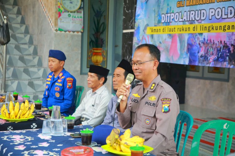 Harkamtibmas, Ditpolairud Polda Jatim Gelar Program Sambang Nusa Presisi di Pulau Mandangin Sampang