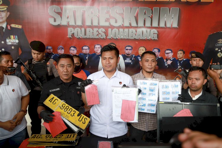 Polres Jombang Ungkap Jaringan Penyalahgunaan BBM Bersubsidi, 3 Tersangka Diamankan