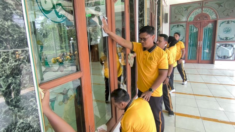Peringati HUT Ke-75 Humas Polri, Polresta Sidoarjo Gelar Baksos di Masjid Sabilul Muttaqin